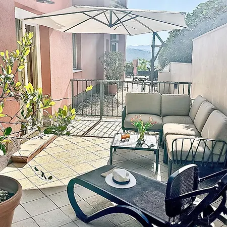 Modernes Mit Grosser Terrasse Und Grillmoeglichkeit By Interhome דירה אופטיה